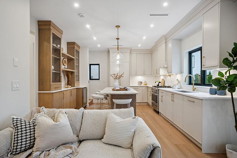 2 1915 E 3rd Avenue Vancouver, BC - 5