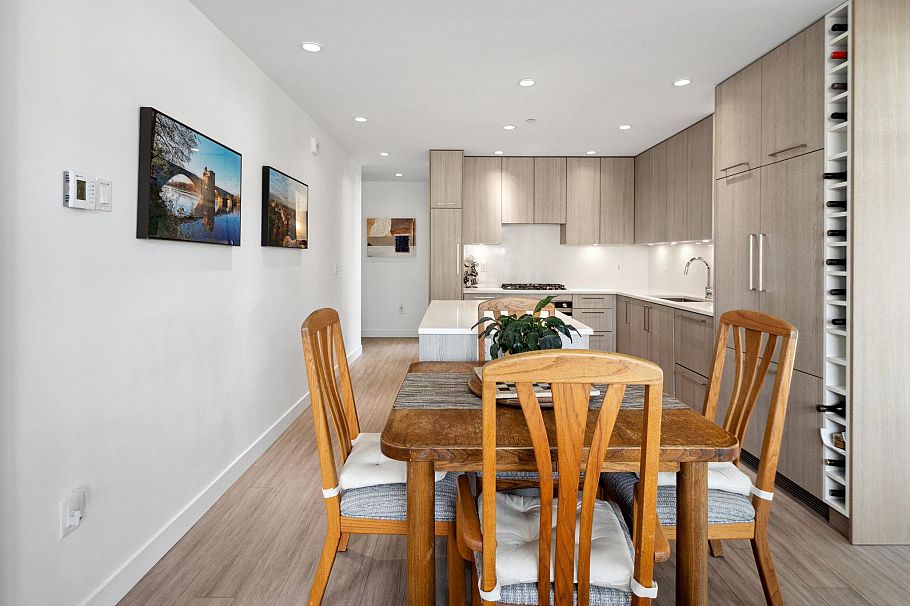 201 707 E 3rd Street North Vancouver, BC - 21