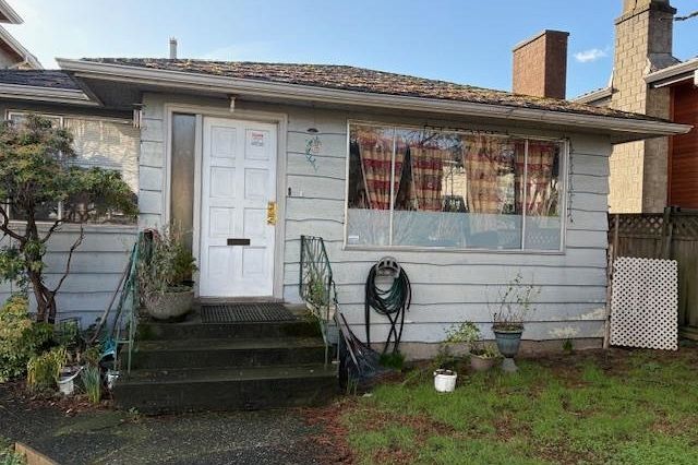 76 W 62nd Avenue Vancouver, BC - 1