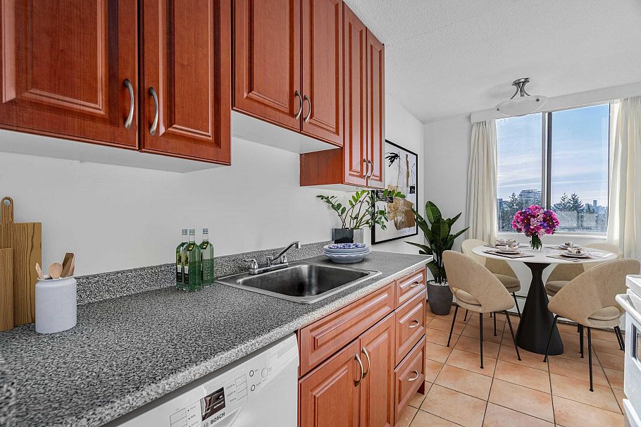 911 2016 Fullerton Avenue North Vancouver, BC - 3