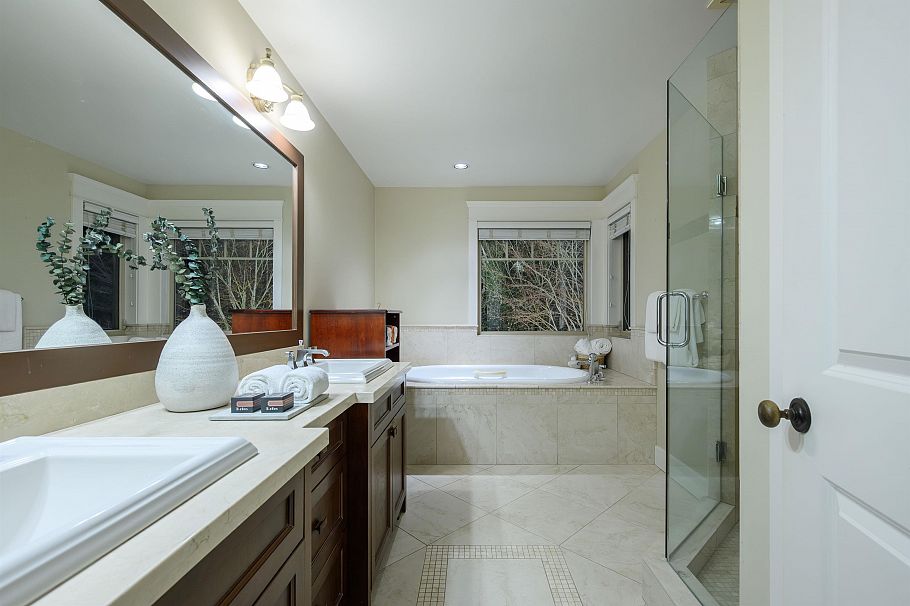 3402 Anne Macdonald Way North Vancouver, BC - 13