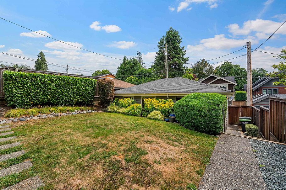 2992 W 42nd Avenue Vancouver, BC - 37