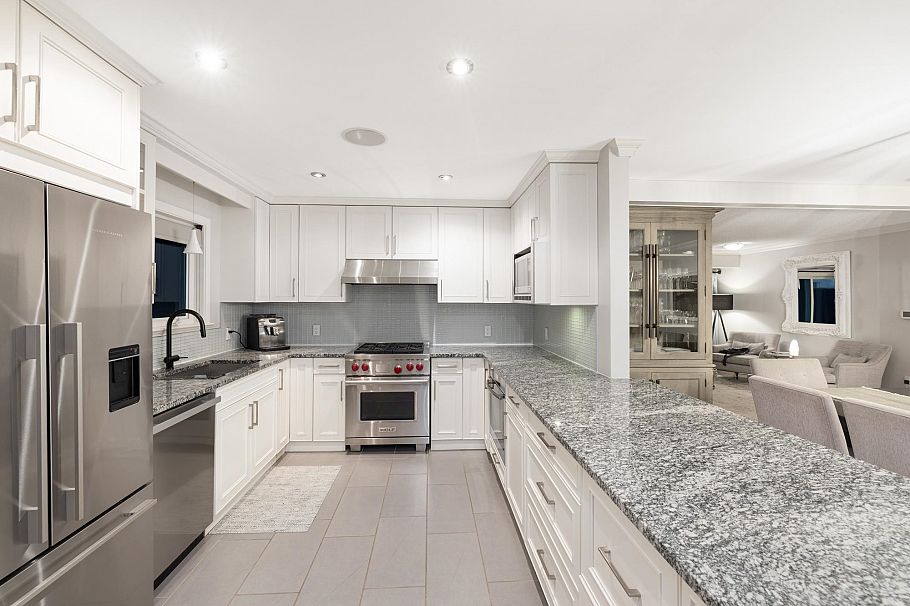 310 Beaver Road North Vancouver, BC - 16