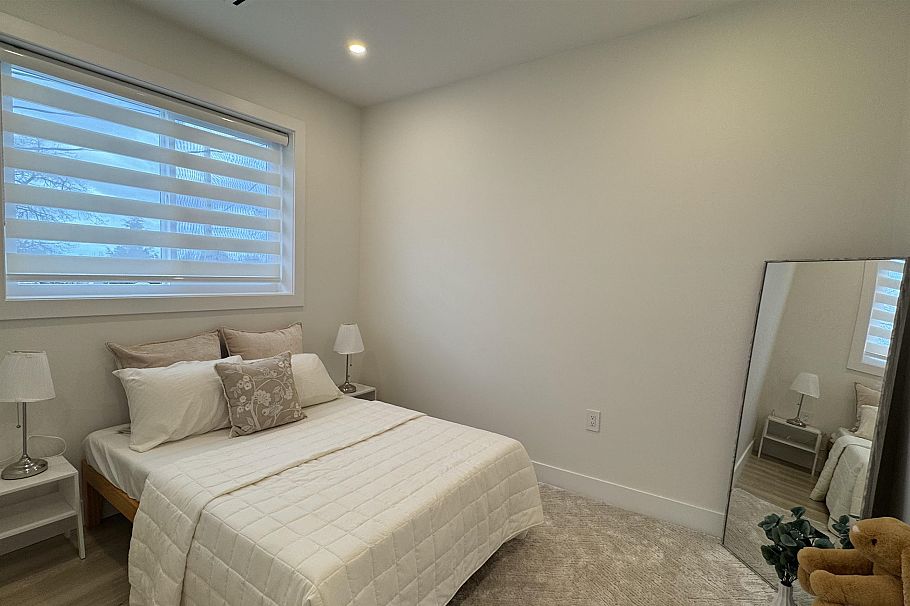 1 2703 E 3rd Avenue Vancouver, BC - 20