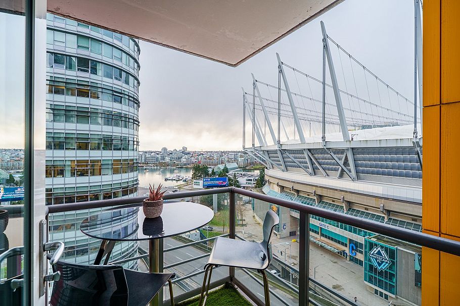 1209 111 W Georgia Street Vancouver, BC - 16