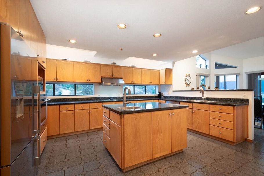 1605 Lockehaven Road North Vancouver, BC - 14