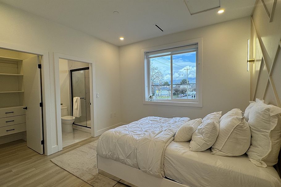 1 2703 E 3rd Avenue Vancouver, BC - 16