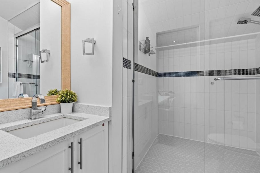 5058 Dunbar Street Vancouver, BC - 14