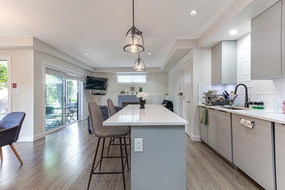 2488 E 34th Avenue Vancouver, BC - 8