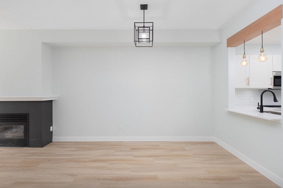 327 3600 WINDCREST DRIVE, North Vancouver BC V7G 2S5 North Vancouver, BC - 6