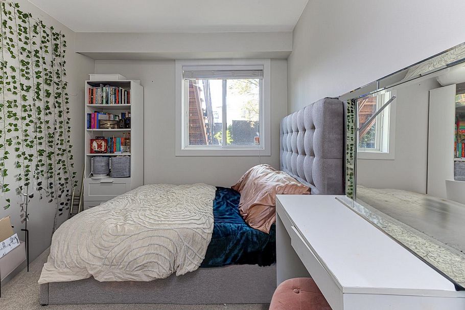 2488 E 34th Avenue Vancouver, BC - 16