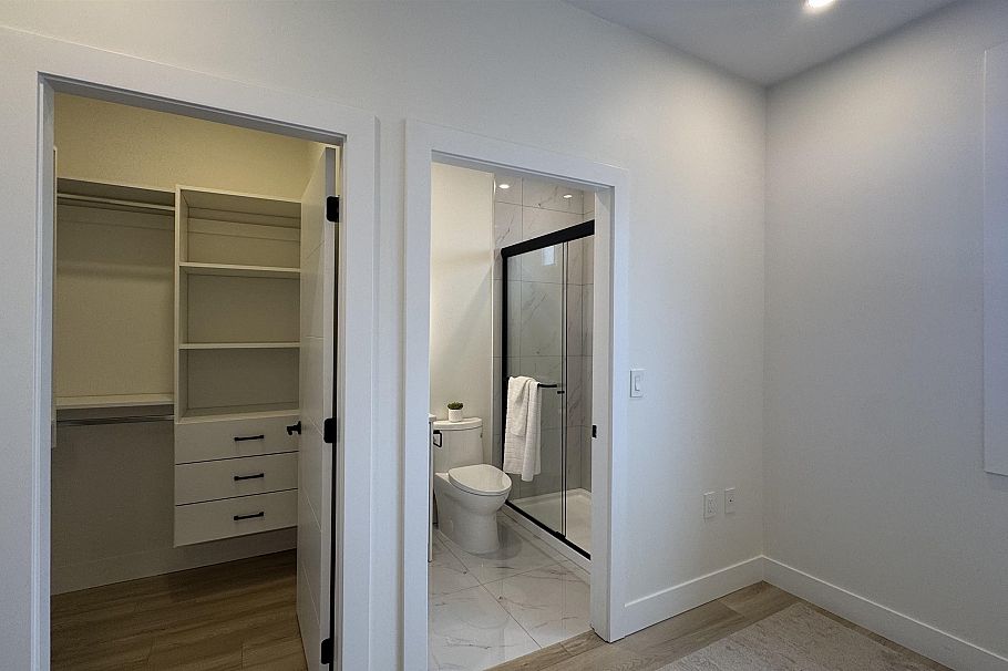 1 2703 E 3rd Avenue Vancouver, BC - 17