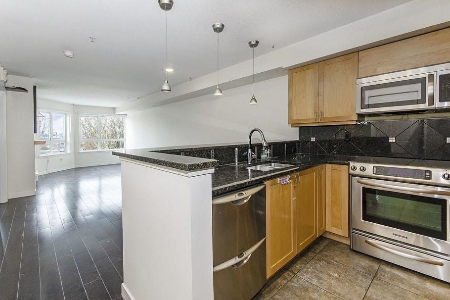 308 1707 Charles Street Vancouver, BC - 5