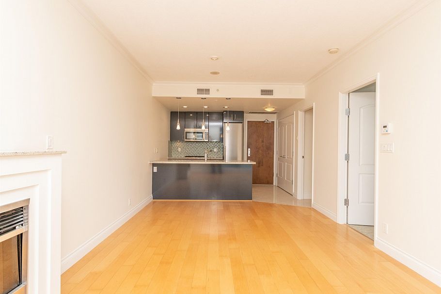 803 162 Victory Ship Way North Vancouver, BC - 4