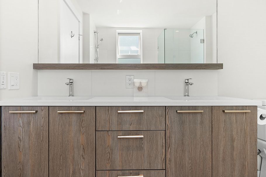 205 615 E 3rd Street North Vancouver, BC - 20