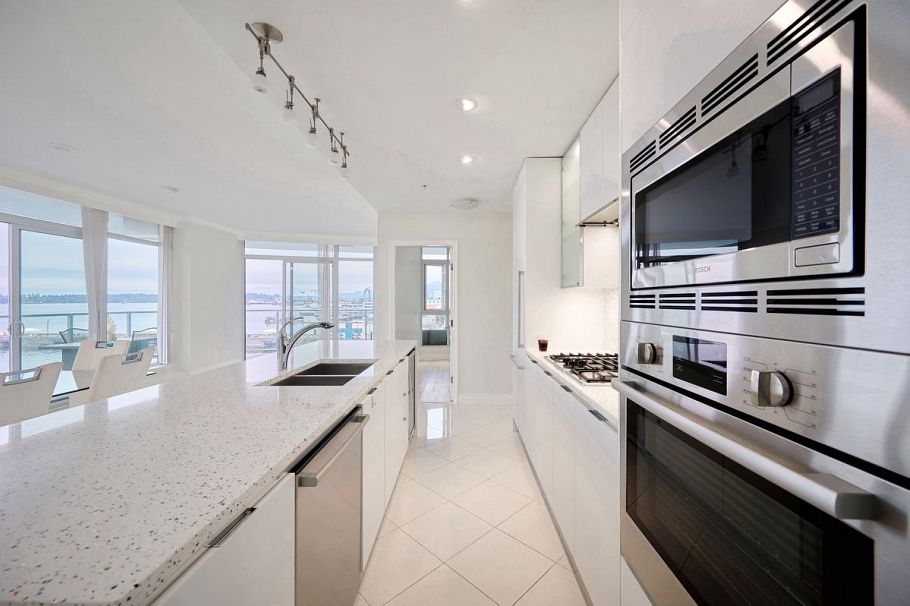 401 199 Victory Ship Way North Vancouver, BC - 5