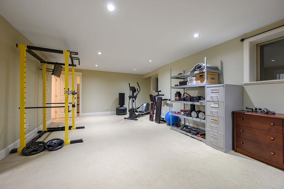 3402 Anne Macdonald Way North Vancouver, BC - 22