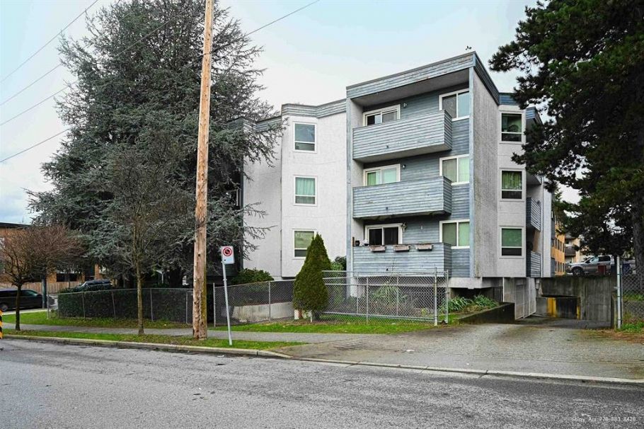 406 16 Lakewood Drive Vancouver, BC - 1