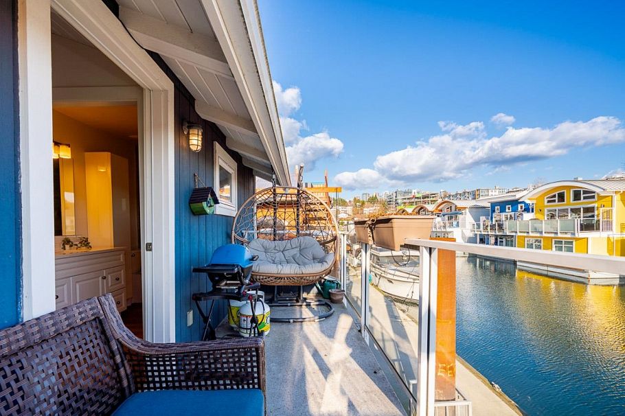 A015 415 Esplanade Avenue North Vancouver, BC - 33