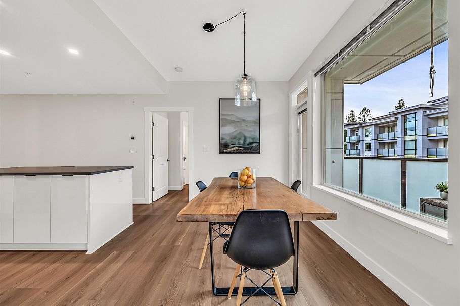 404 2632 Library Lane North Vancouver, BC - 11