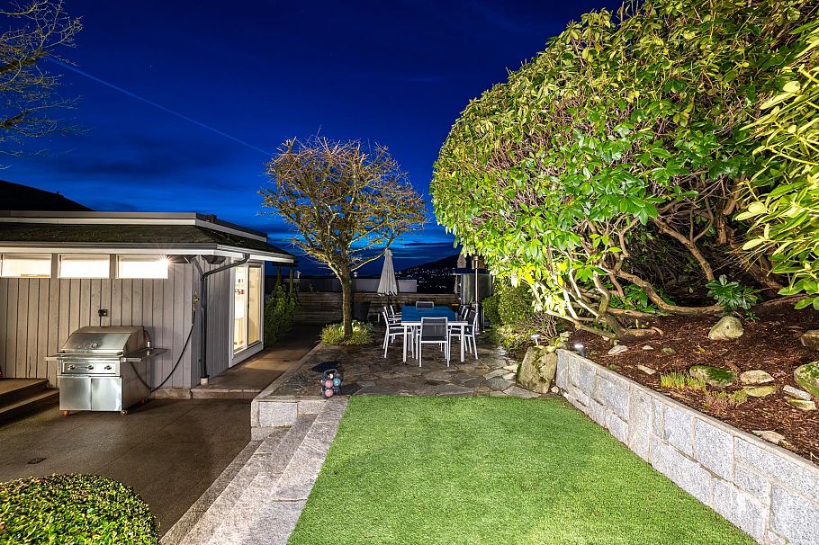 310 Beaver Road North Vancouver, BC - 38