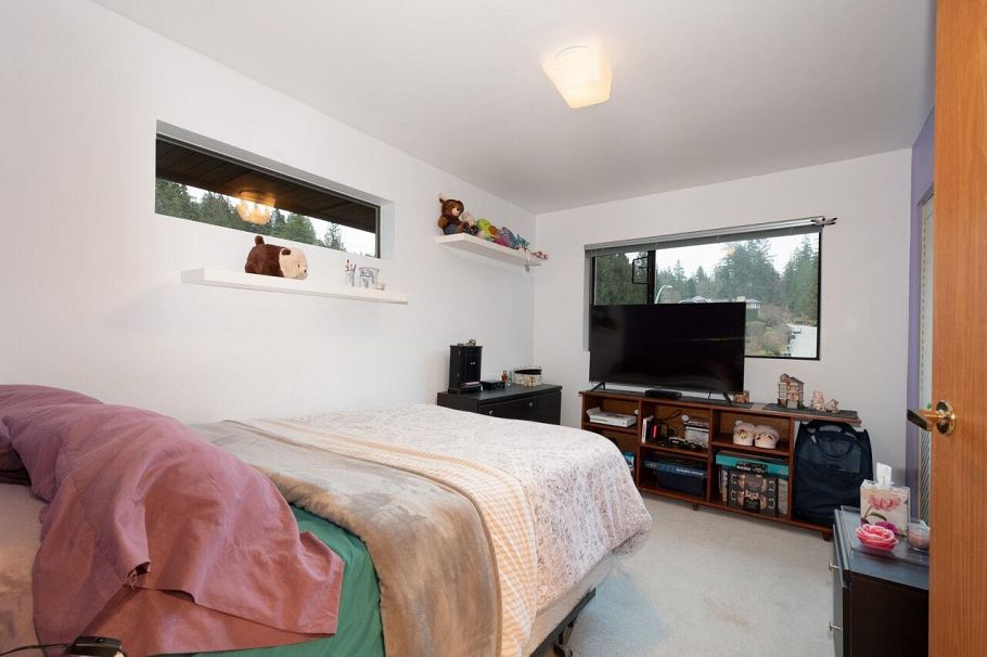 1605 Lockehaven Road North Vancouver, BC - 23