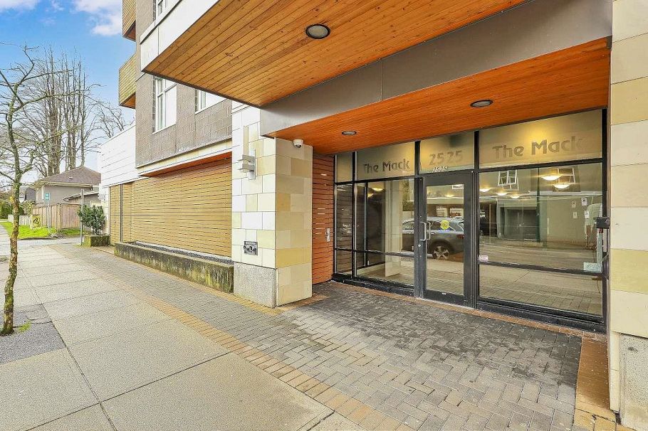 303 2525 Blenheim Street Vancouver, BC - 22