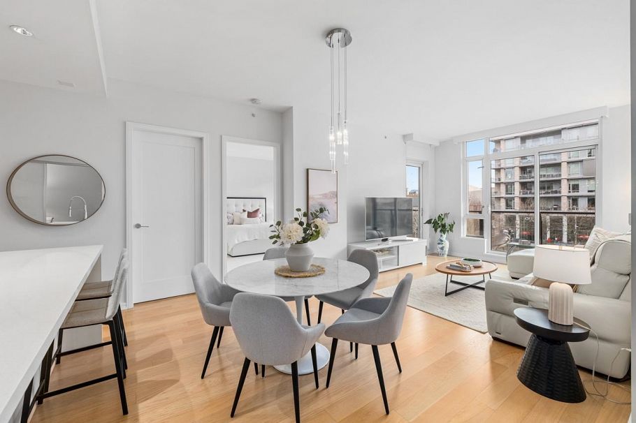 302 1625 Manitoba Street Vancouver, BC - 5