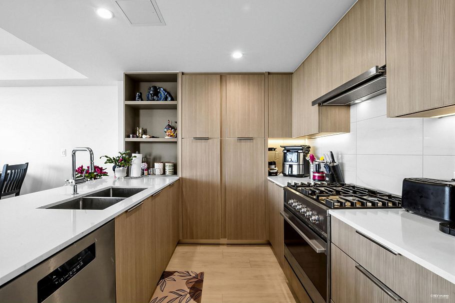 1906 1401 Hunter Street North Vancouver, BC - 4