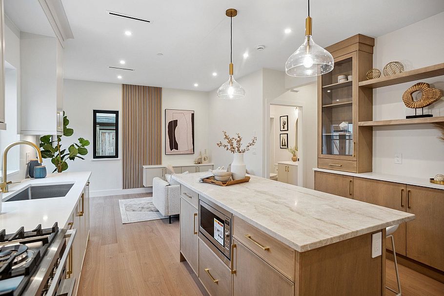 2 1915 E 3rd Avenue Vancouver, BC - 9