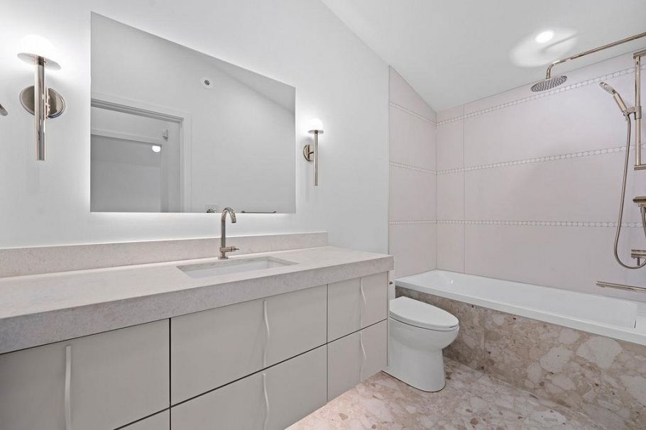 1139 W 33rd Avenue Vancouver, BC - 39