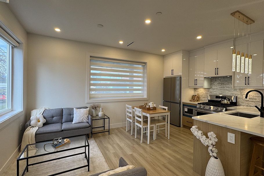 1 2703 E 3rd Avenue Vancouver, BC - 1