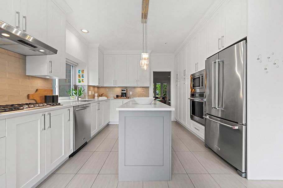 2992 W 42nd Avenue Vancouver, BC - 12