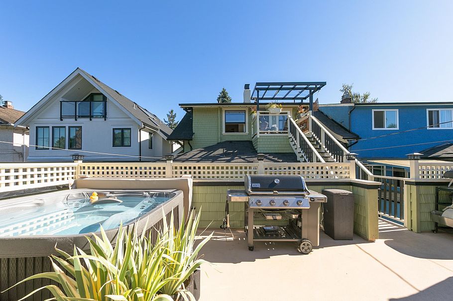 153 W 19th Avenue Vancouver, BC - 19