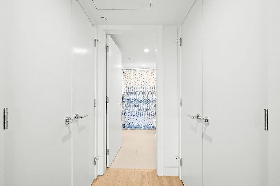 303 1519 Crown Street North Vancouver, BC - 16