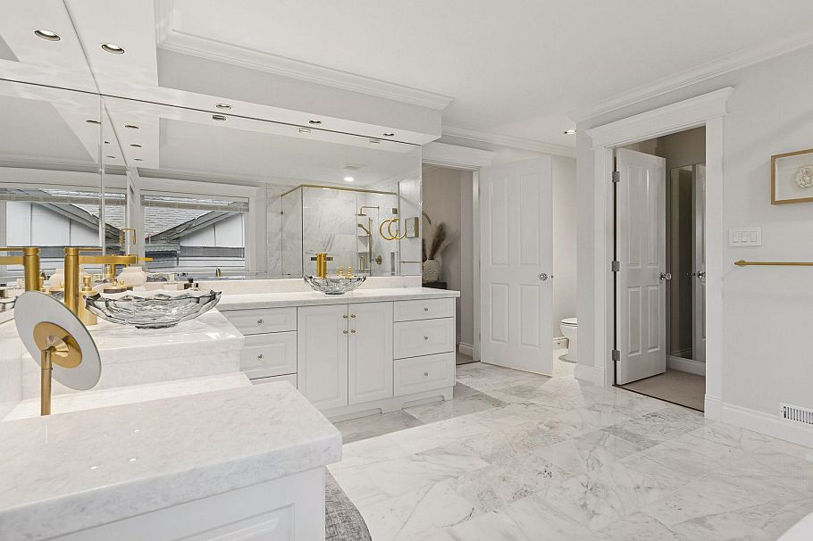 4081 Woodbury Avenue North Vancouver, BC - 27