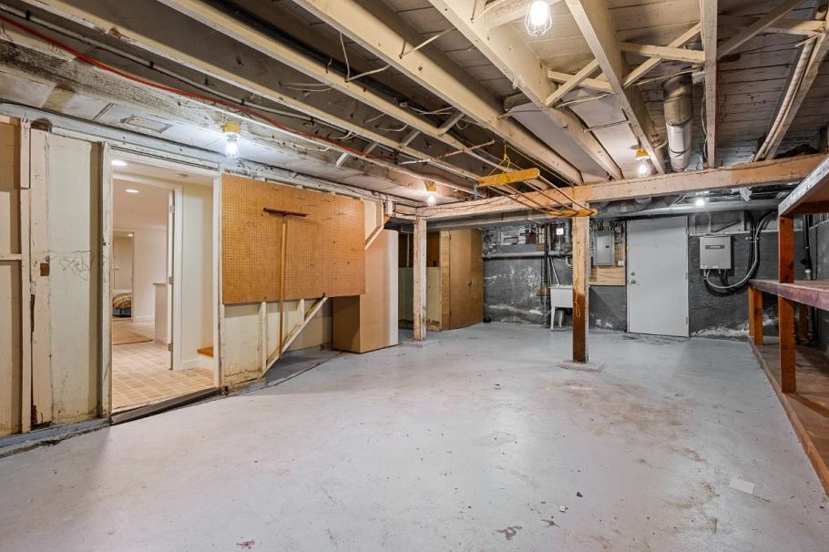 5584 Maple Street Vancouver, BC - 29