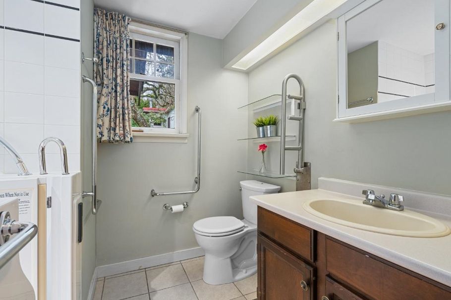 5584 Maple Street Vancouver, BC - 26