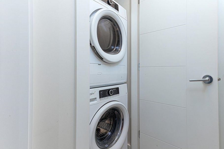 2488 E 34th Avenue Vancouver, BC - 21