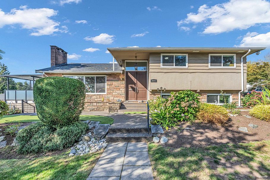 8025 Borden Street Vancouver, BC - 1