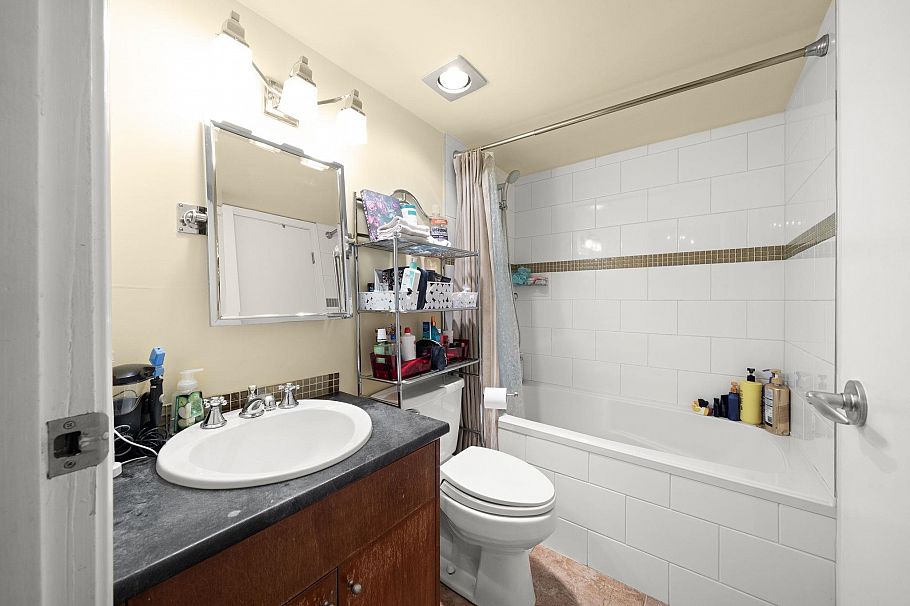 400 1455 Robson Street Vancouver, BC - 10