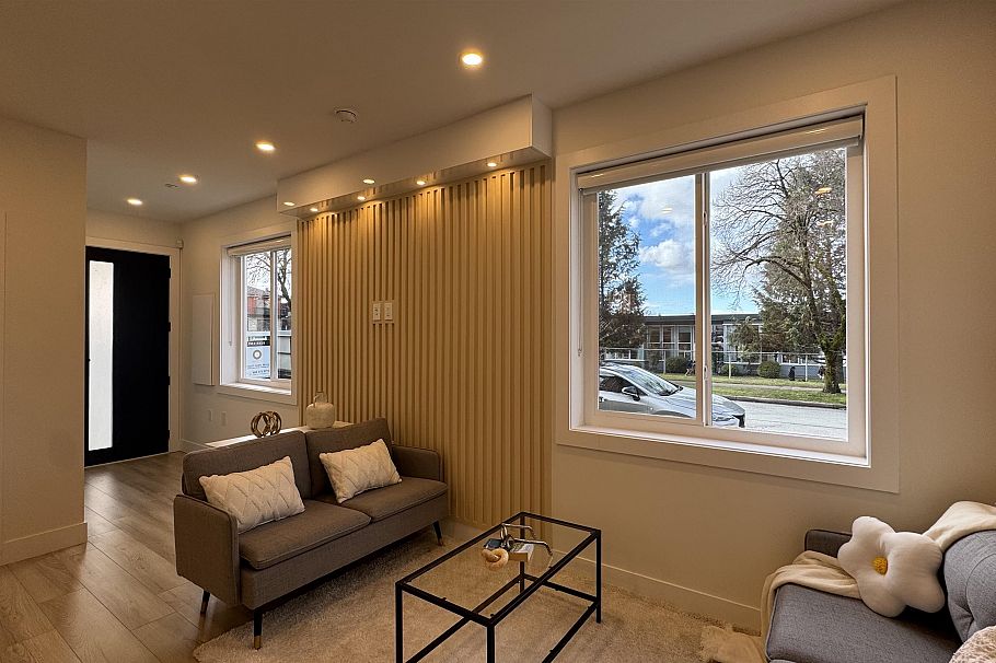 1 2703 E 3rd Avenue Vancouver, BC - 10