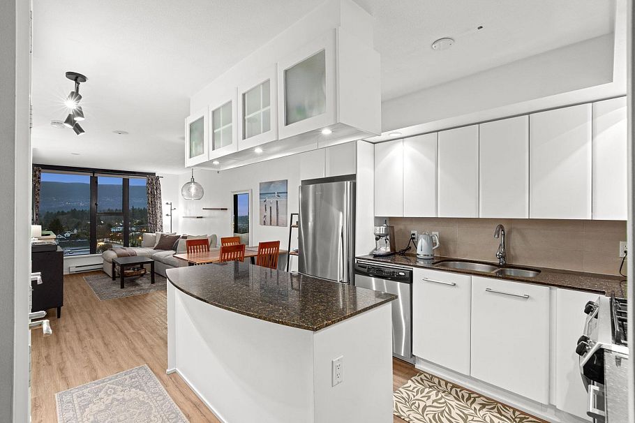 807 683 W Victoria Park North Vancouver, BC - 2