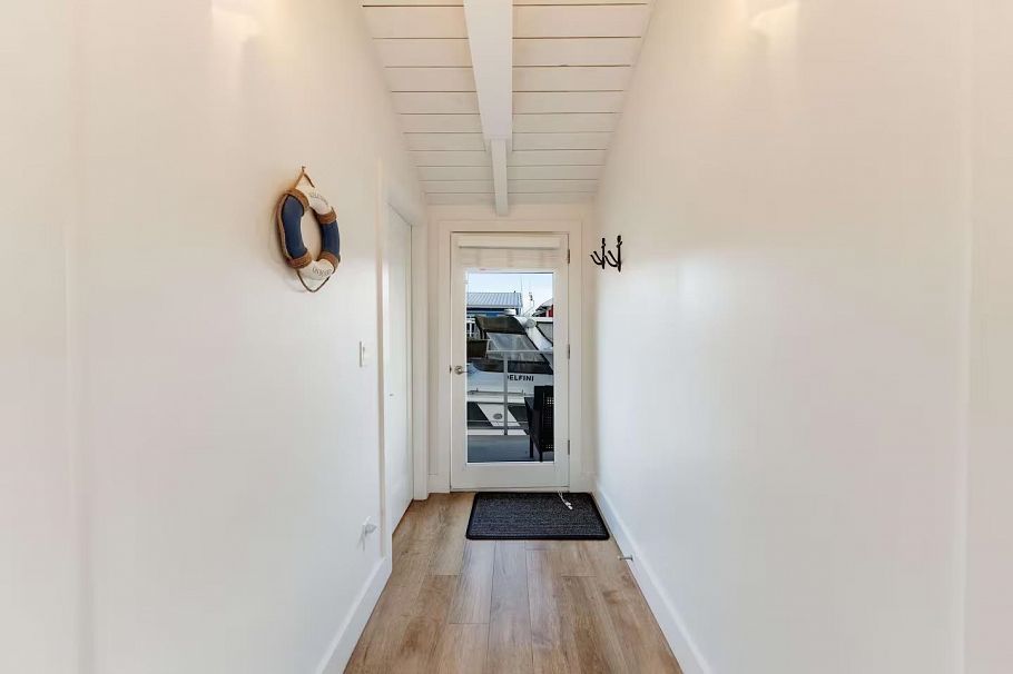 A015 415 Esplanade Avenue North Vancouver, BC - 22