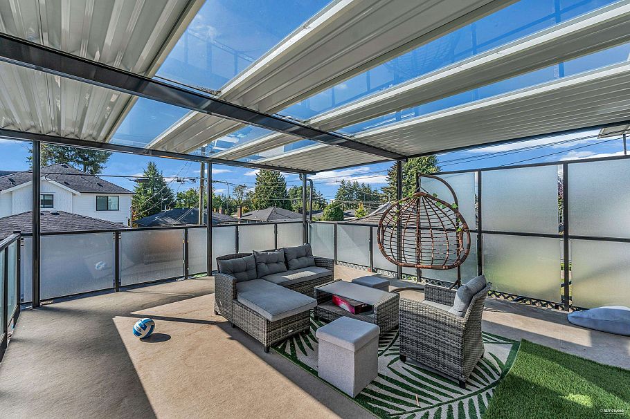 8025 Borden Street Vancouver, BC - 29