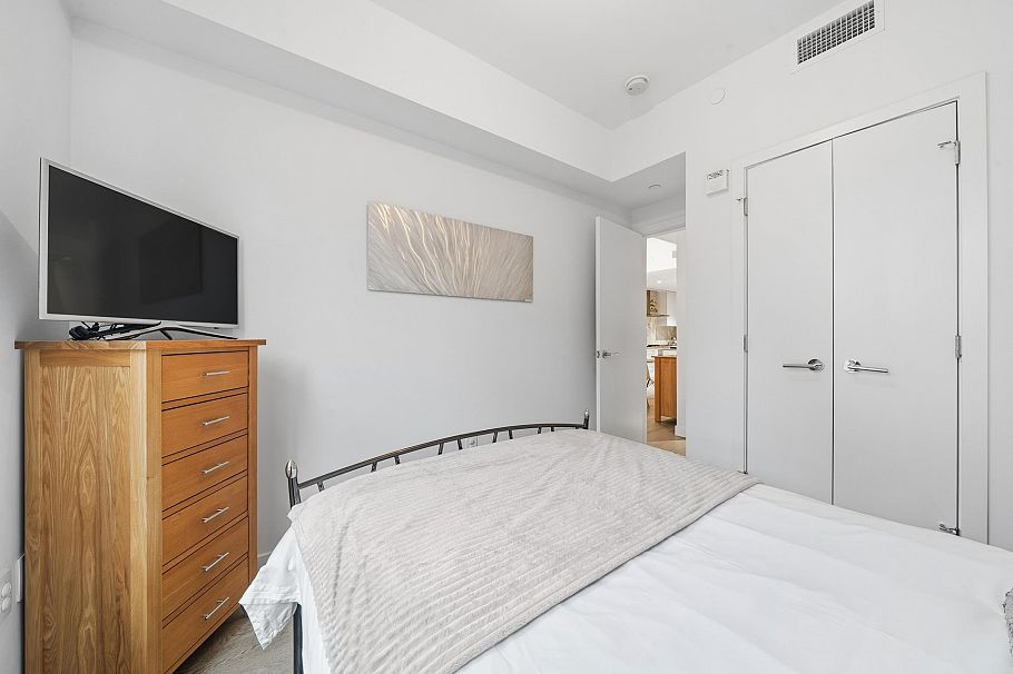 201 3220 Connaught Crescent North Vancouver, BC - 13