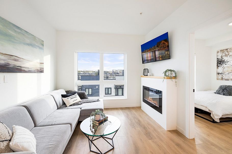 444 545 E 2nd Street North Vancouver, BC - 11