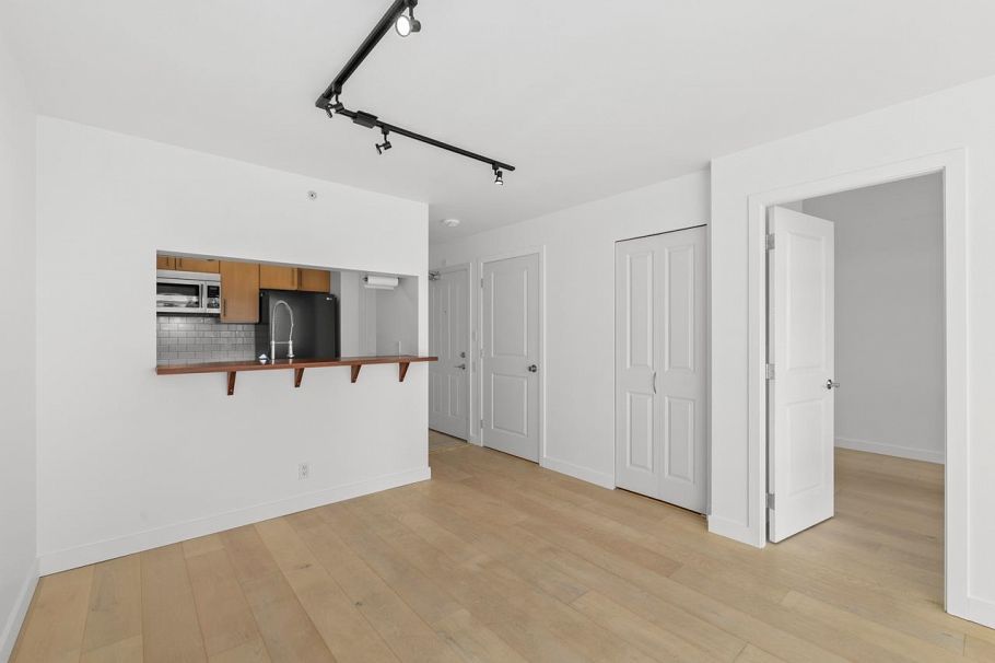 610 3660 Vanness Avenue Vancouver, BC - 7