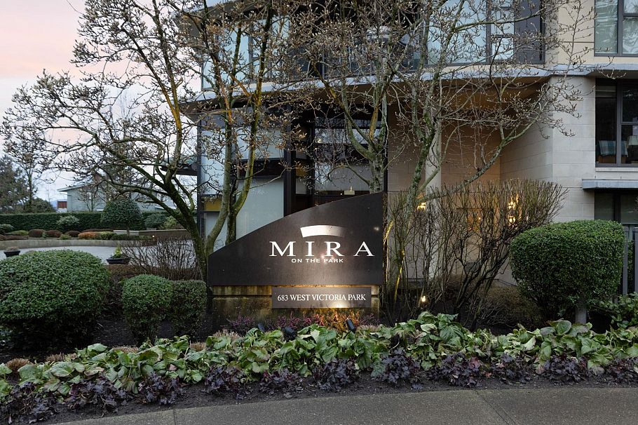 807 683 W Victoria Park North Vancouver, BC - 22