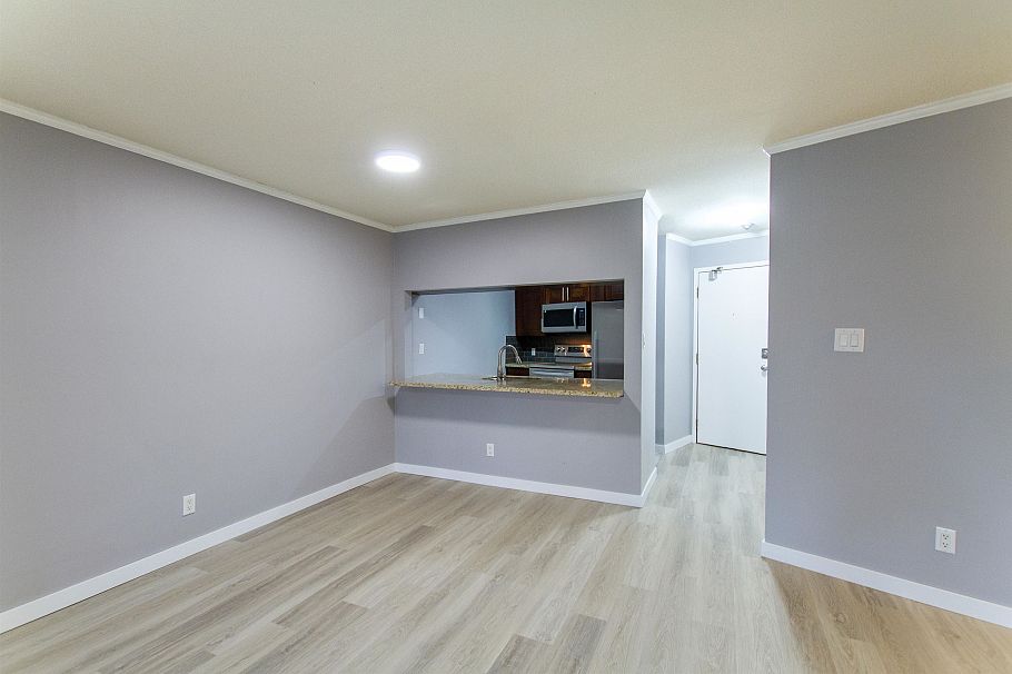 201 2222 Prince Edward Street Vancouver, BC - 4